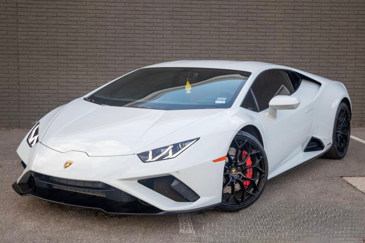 Lamborghini Huracán White